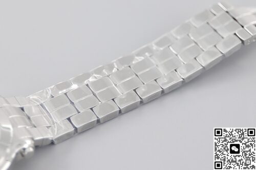 607